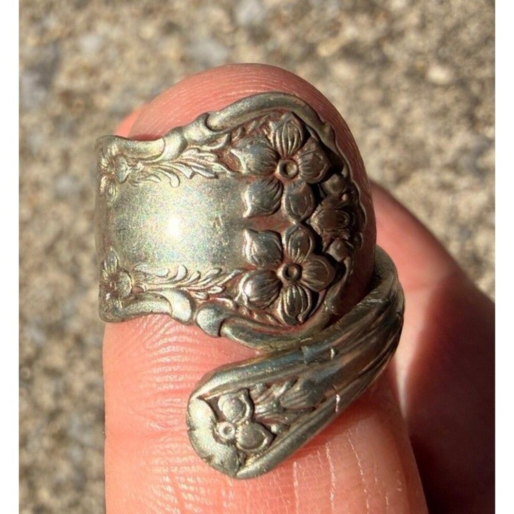 Vtg WM A ROGERS Nickel Silver Spoon Ring Juliette Flower Pattern 8.5 B377